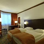 Western 4* טרייר